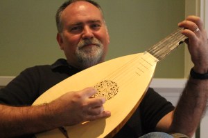 warming up on my little alto lute last week for Saturday morning's rehearsal with Francis